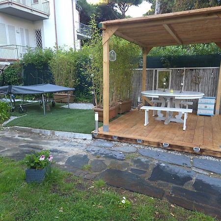 Domusauroom, Relax Nel Cuore Della Versilia - Pet Friendly Виареджо Екстериор снимка