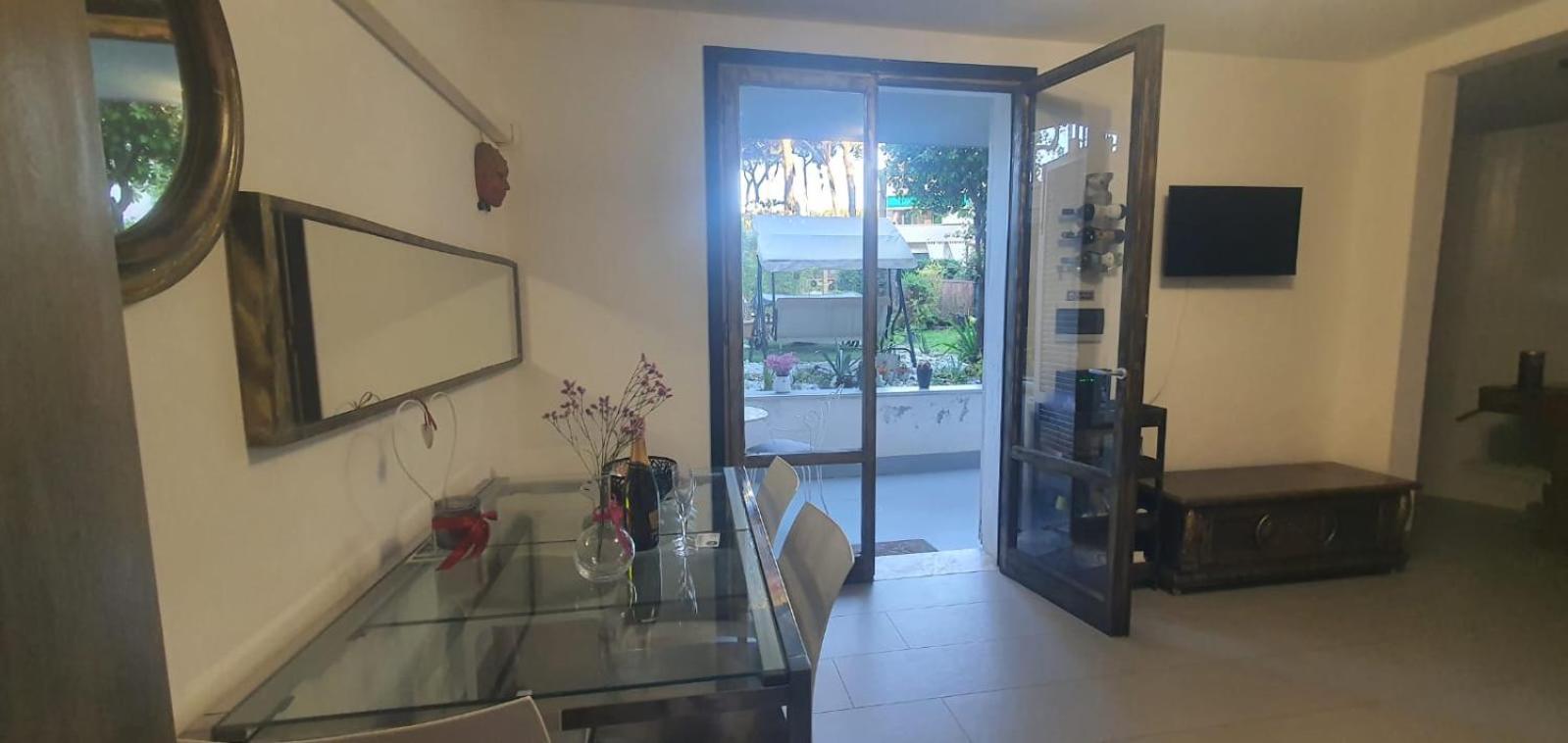 Domusauroom, Relax Nel Cuore Della Versilia - Pet Friendly Виареджо Екстериор снимка
