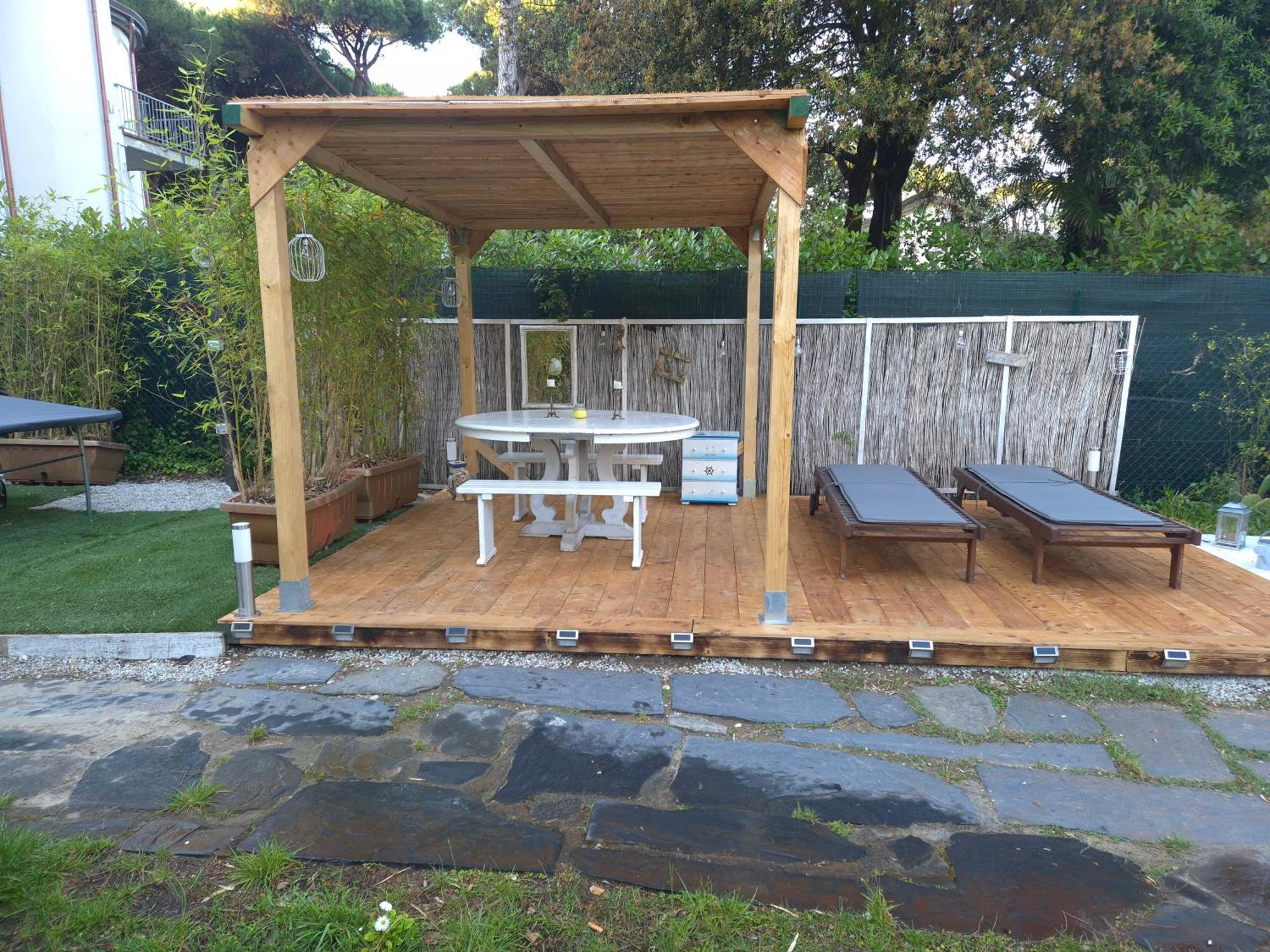 Domusauroom, Relax Nel Cuore Della Versilia - Pet Friendly Виареджо Екстериор снимка