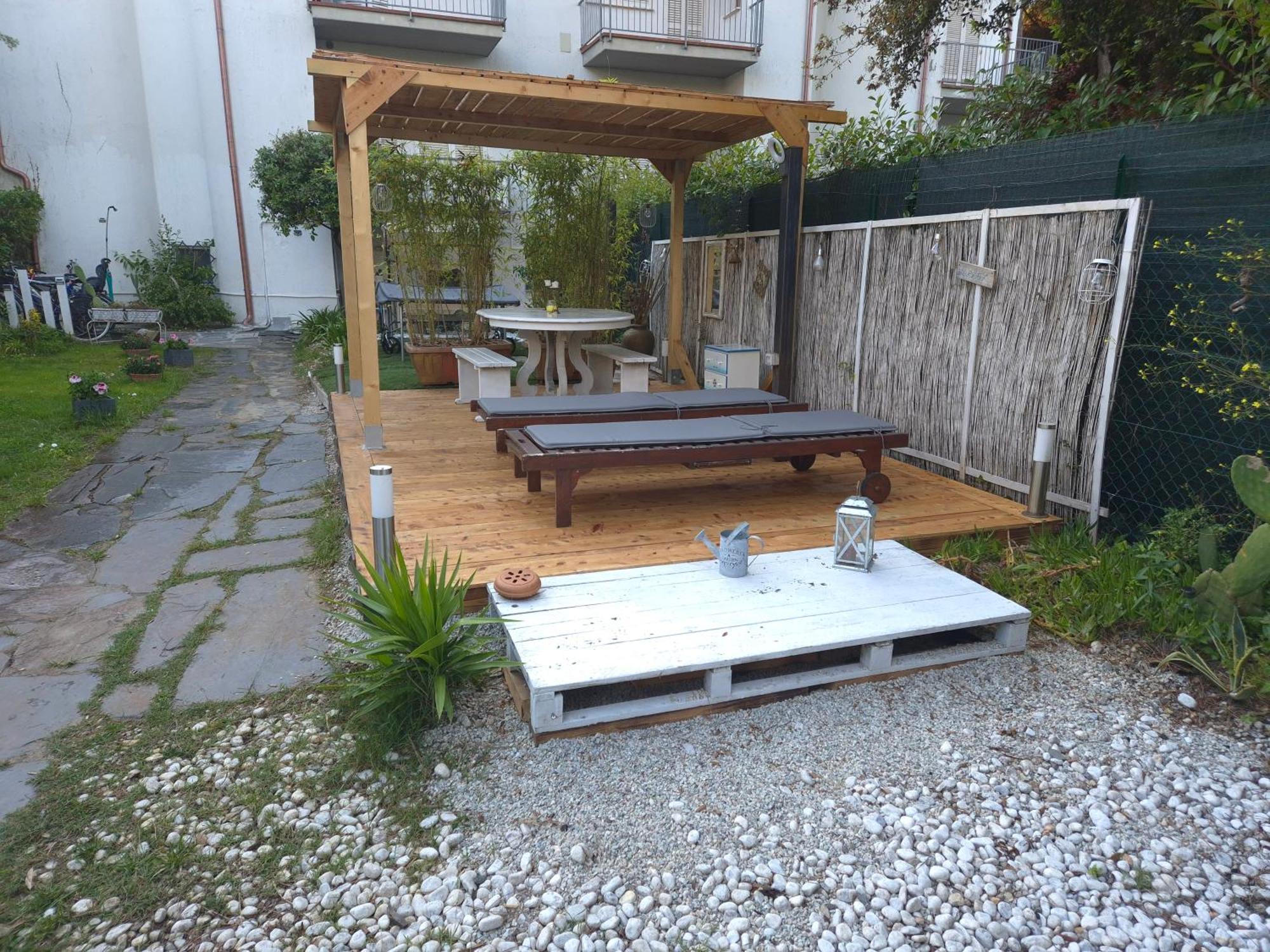 Domusauroom, Relax Nel Cuore Della Versilia - Pet Friendly Виареджо Екстериор снимка